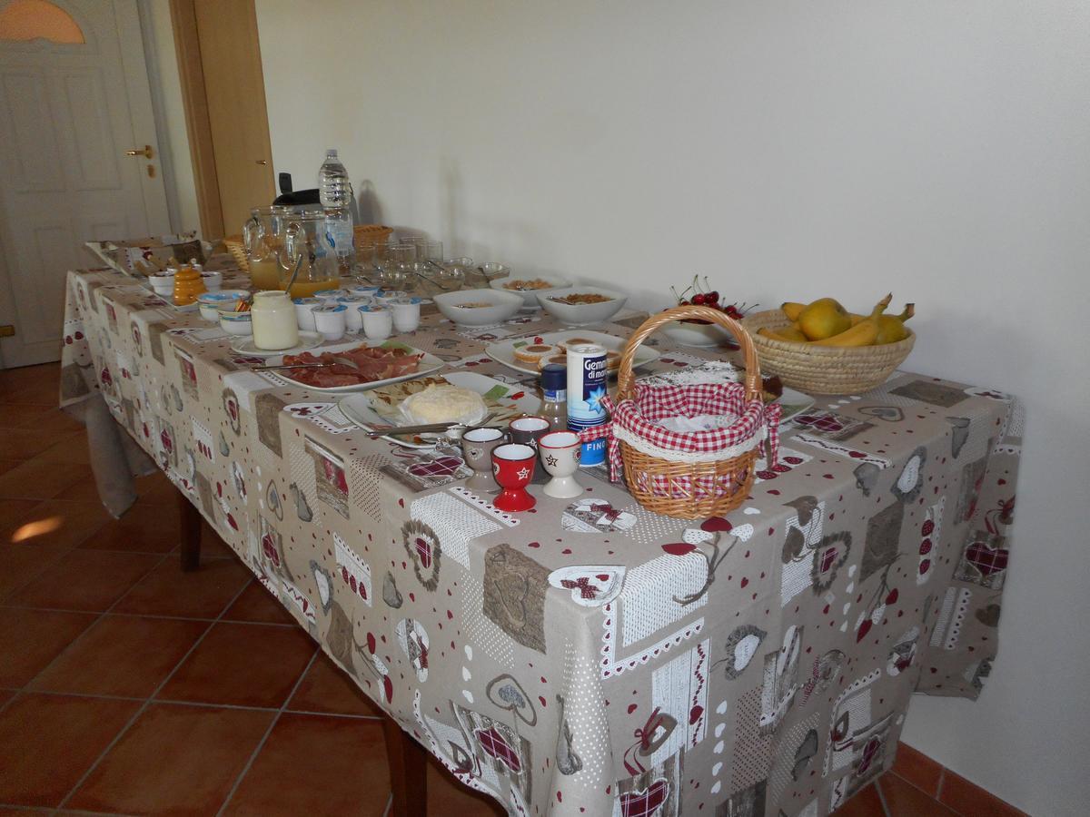 Agriturismo Cascina Serra Cossano Belbo ภายนอก รูปภาพ