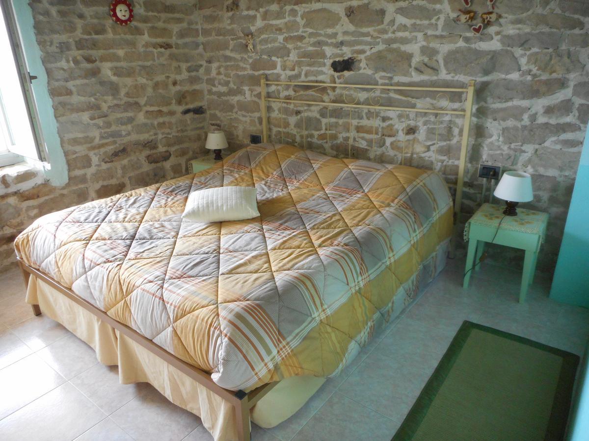 Agriturismo Cascina Serra Cossano Belbo ภายนอก รูปภาพ