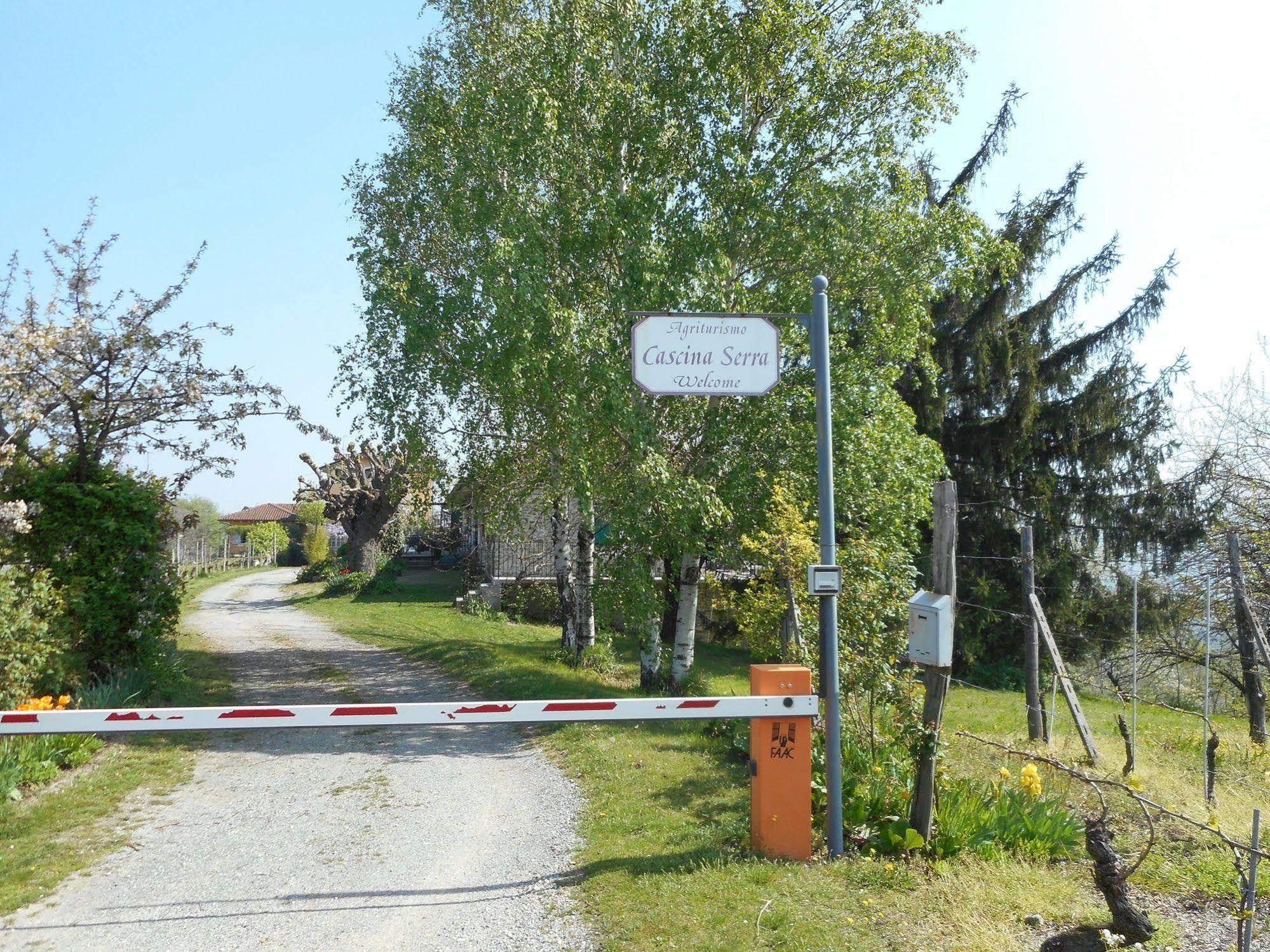 Agriturismo Cascina Serra Cossano Belbo ภายนอก รูปภาพ