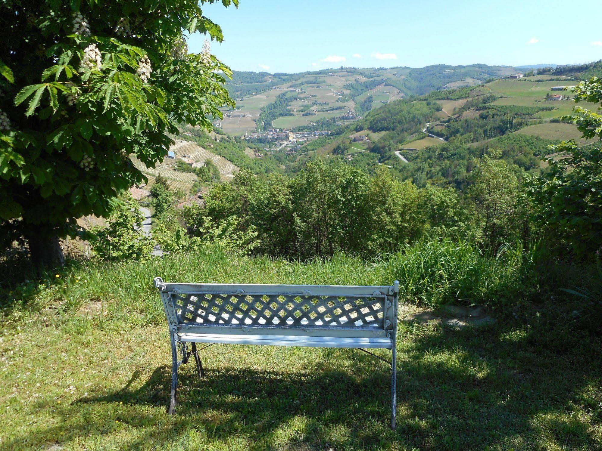 Agriturismo Cascina Serra Cossano Belbo ภายนอก รูปภาพ