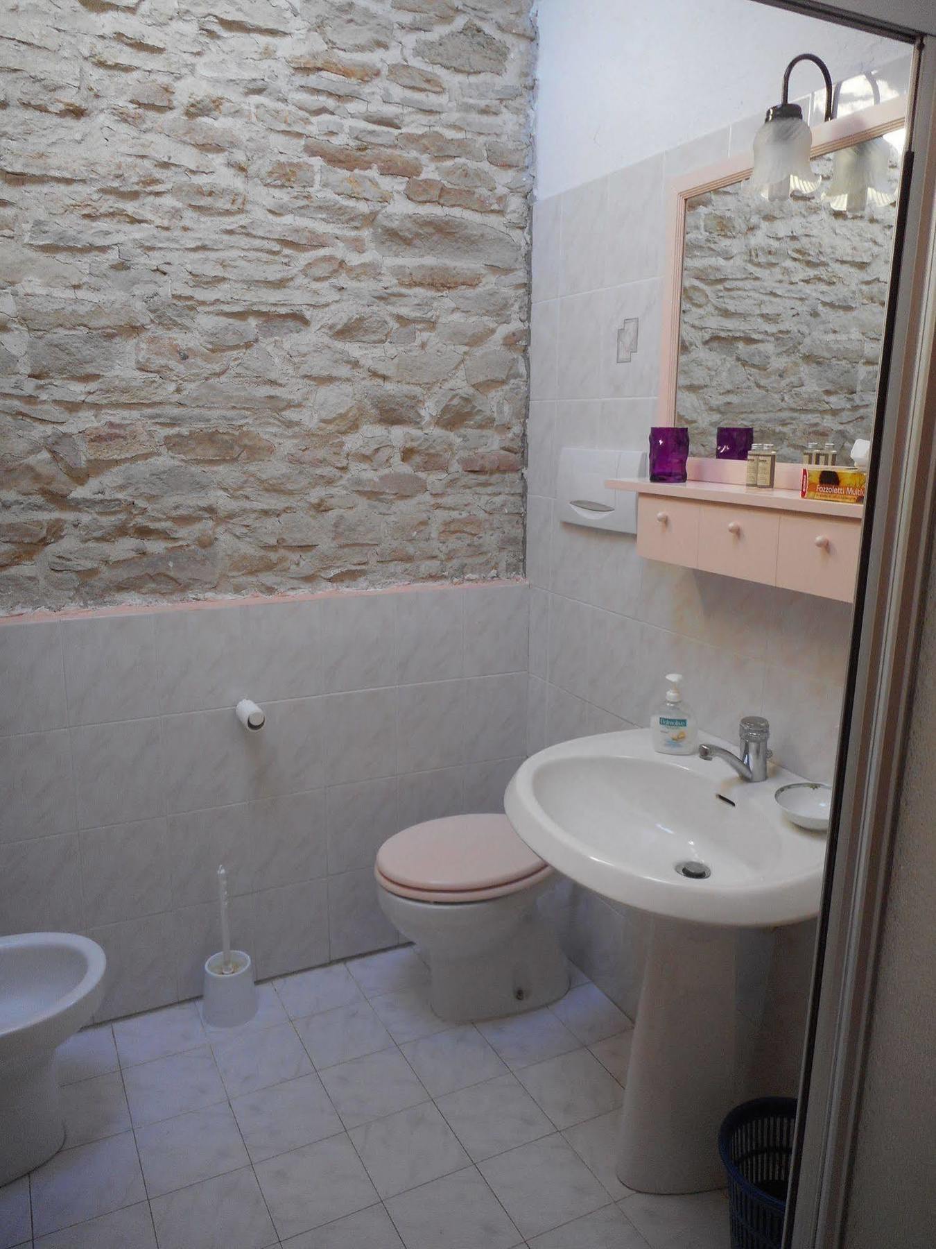 Agriturismo Cascina Serra Cossano Belbo ภายนอก รูปภาพ