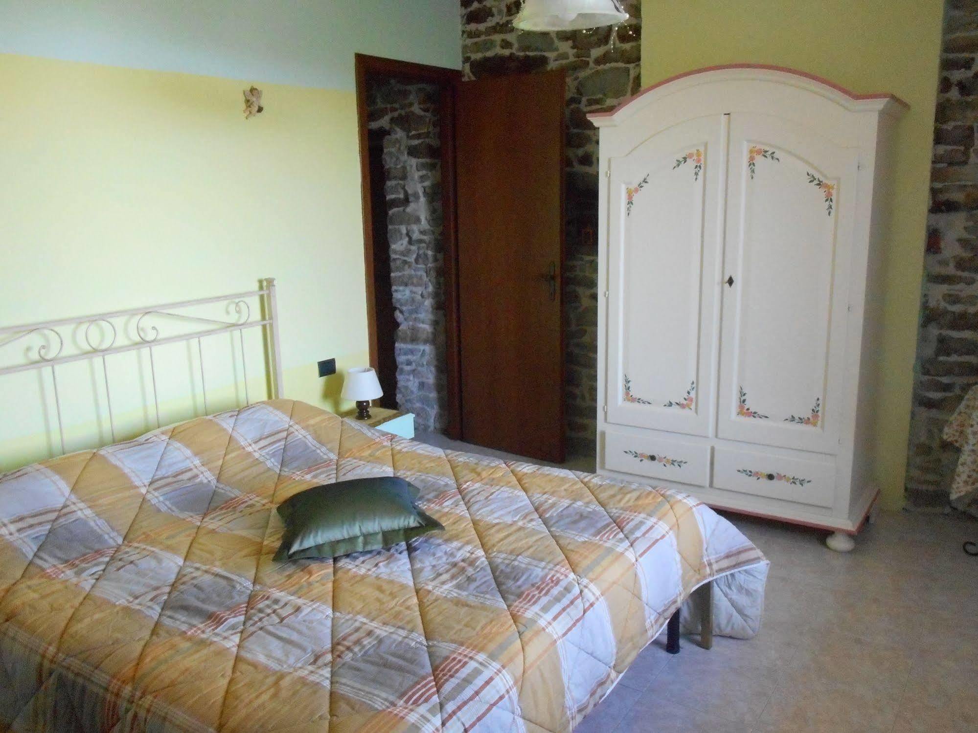 Agriturismo Cascina Serra Cossano Belbo ภายนอก รูปภาพ