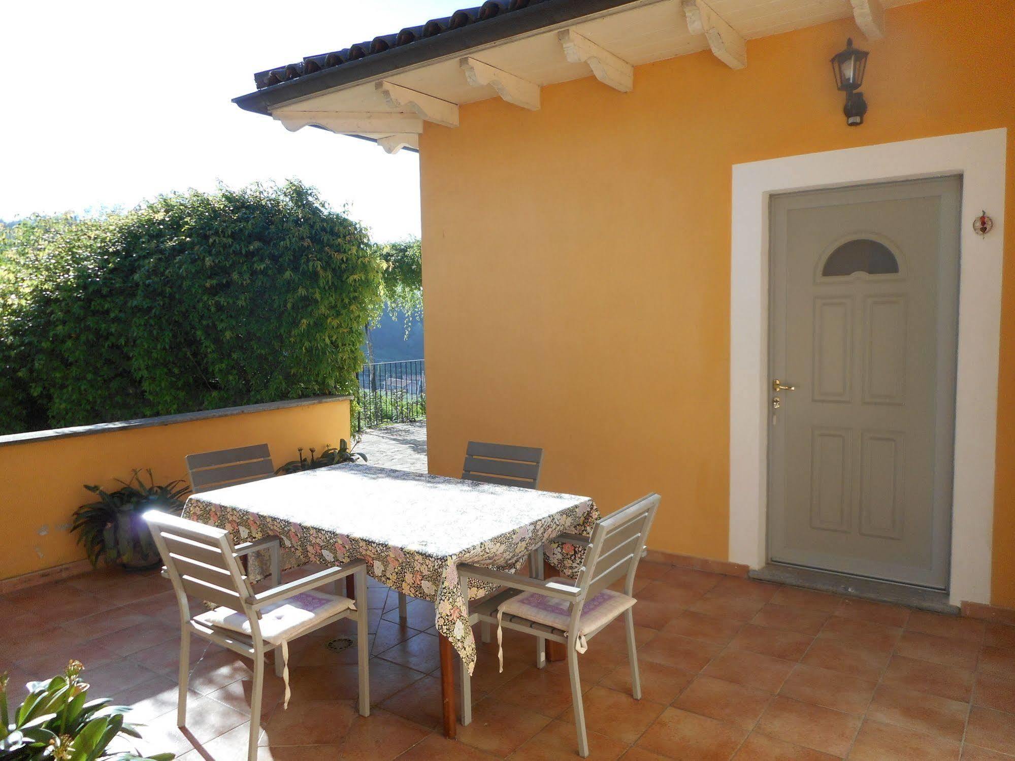 Agriturismo Cascina Serra Cossano Belbo ภายนอก รูปภาพ