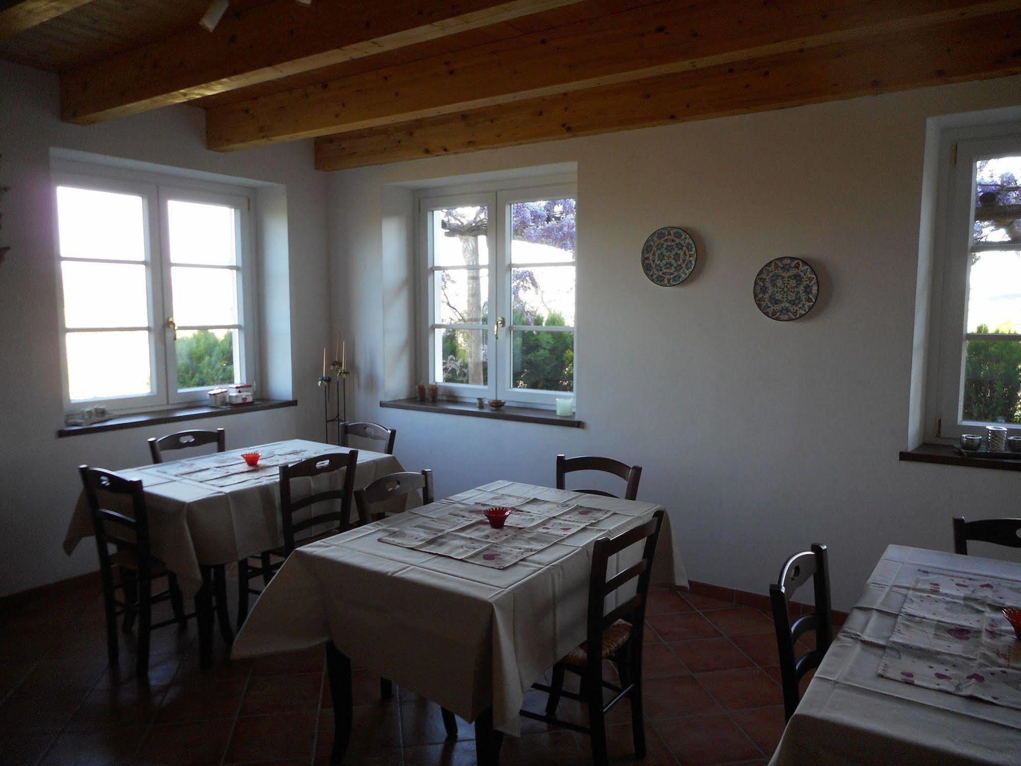 Agriturismo Cascina Serra Cossano Belbo ภายนอก รูปภาพ
