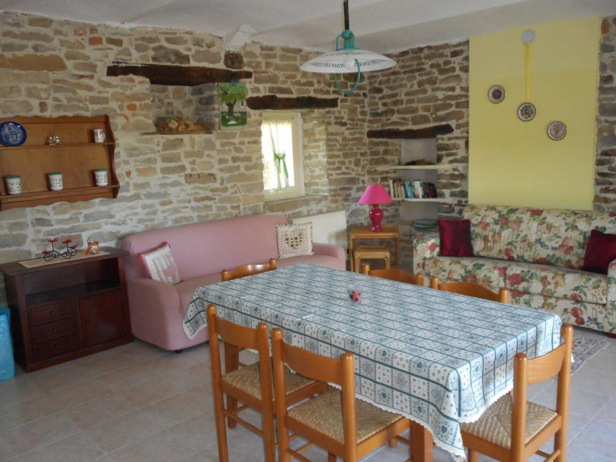 Agriturismo Cascina Serra Cossano Belbo ภายนอก รูปภาพ